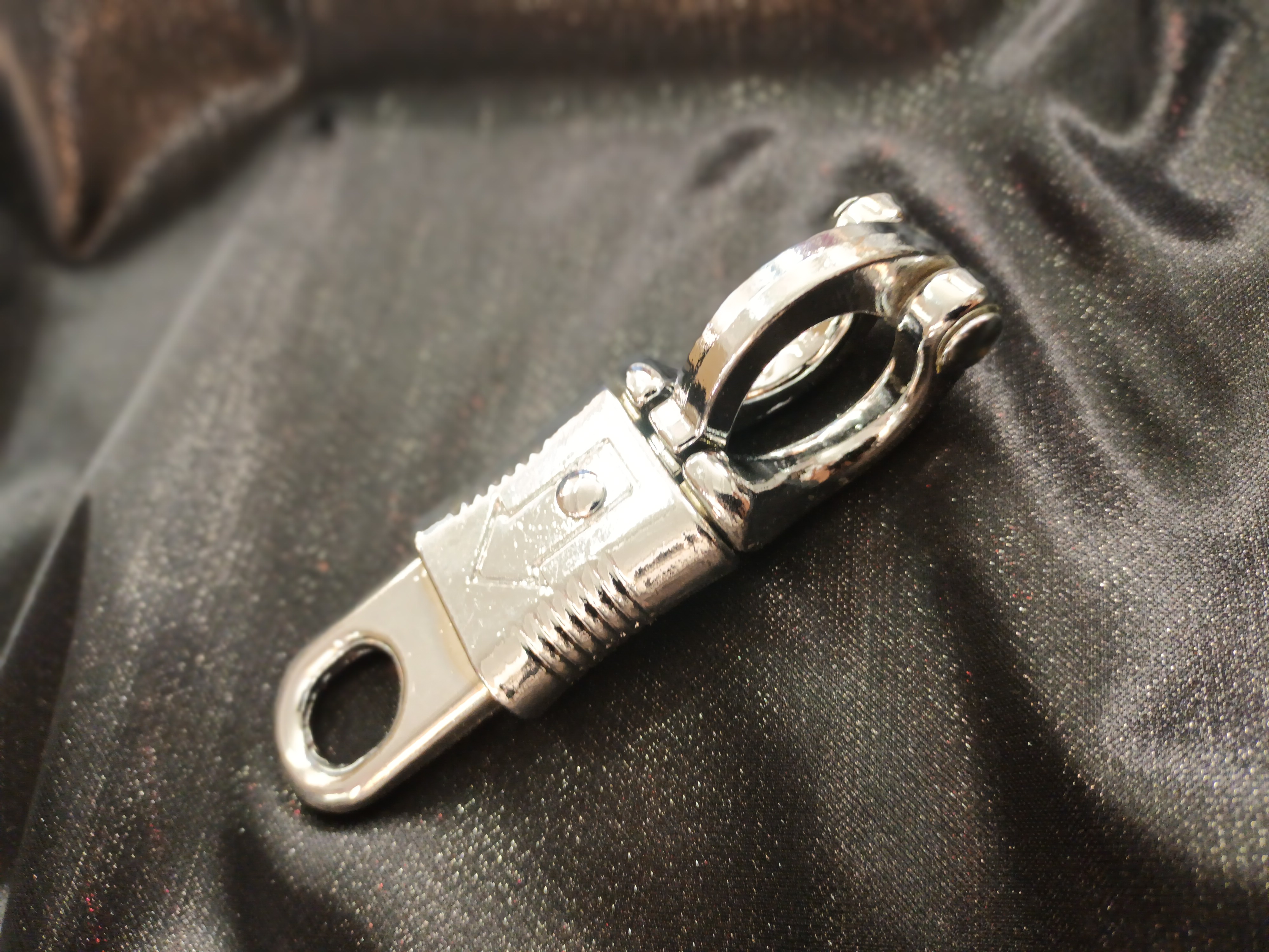 KARABINER - Panikhaken mit fester Öse